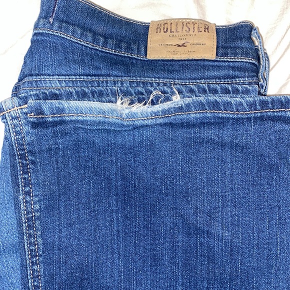 HOLLISTER - Picture 7 of 11